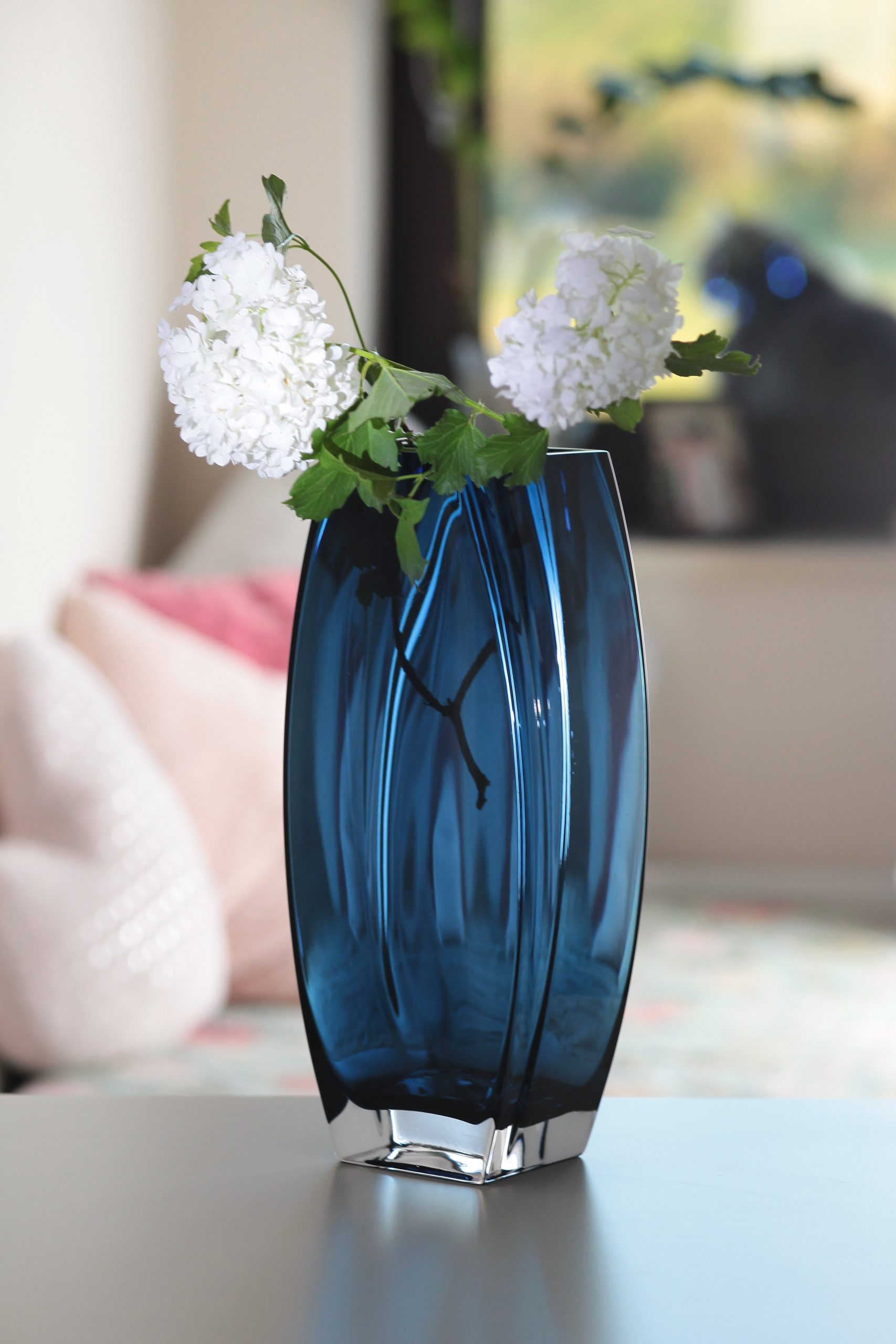A210-12-BLUPrecisionVase12_HMidnightBlue04410_0320_CE-0001ART3_7e9830f2-e640-4a33-b61b-ca7c5d121f0d