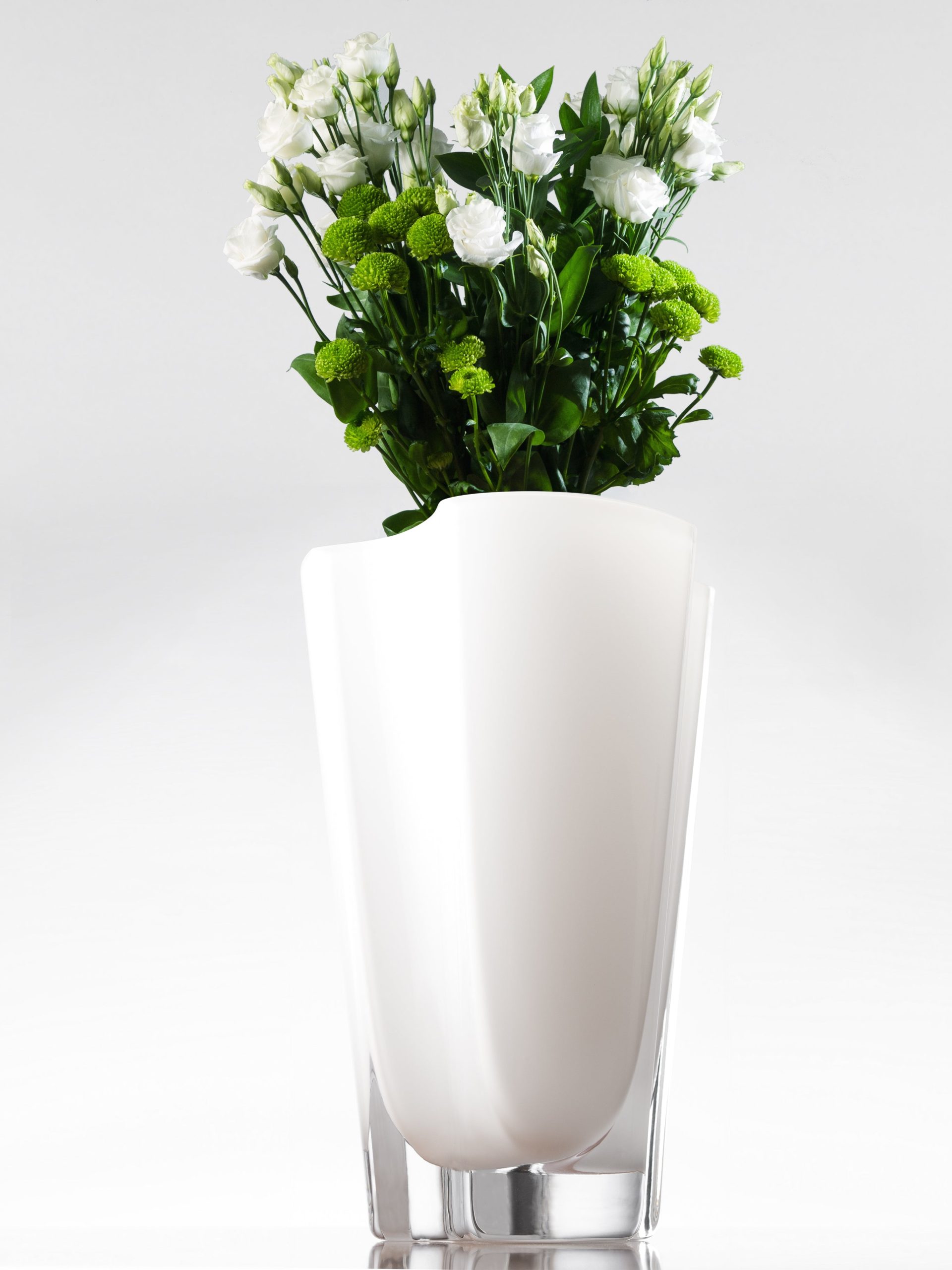 K-610-WHITE_VASE_art_003_1